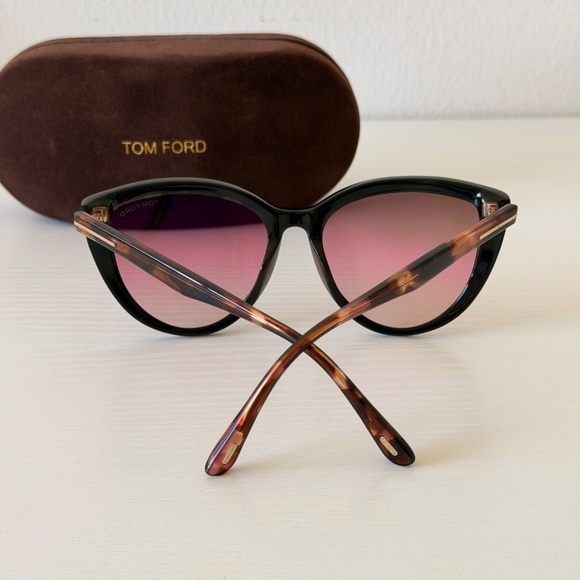 New Tom Ford Sunglasses, Isabella-02 TF915 05F, Authentic